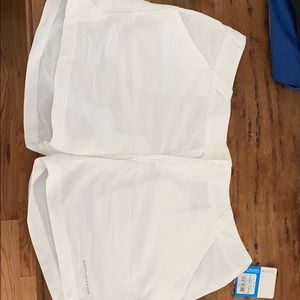 NWT ladies Columbia Shorts
